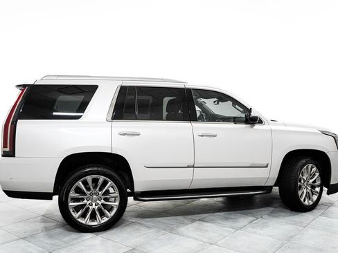 Used 2020 Cadillac Escalade Luxury AWD/4WD image 7