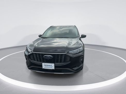 Used 2024 Ford Escape Platinum w/ Class II Trailer Tow Package image 3