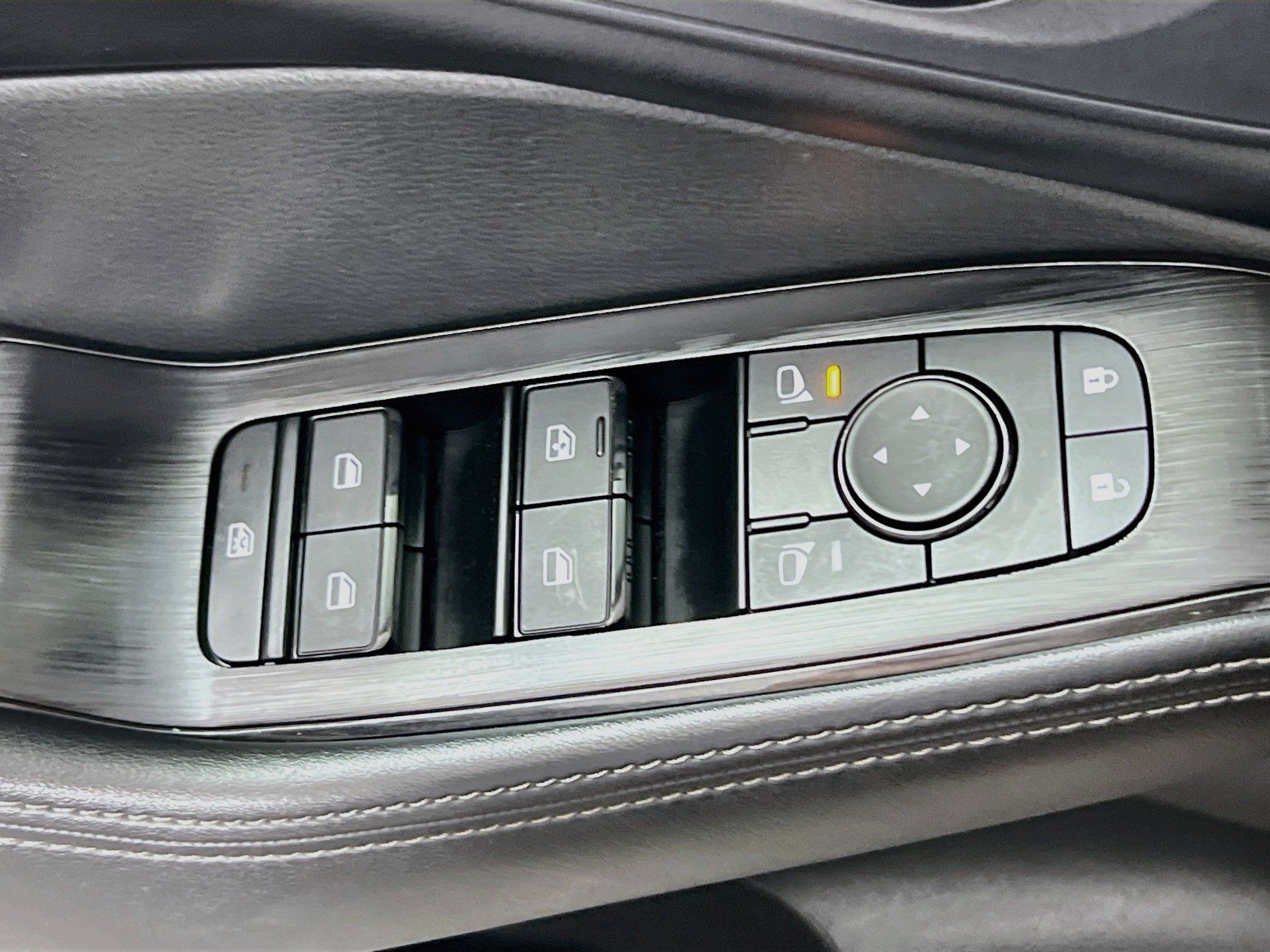 Used 2025 Nissan Rogue SV FWD image 16