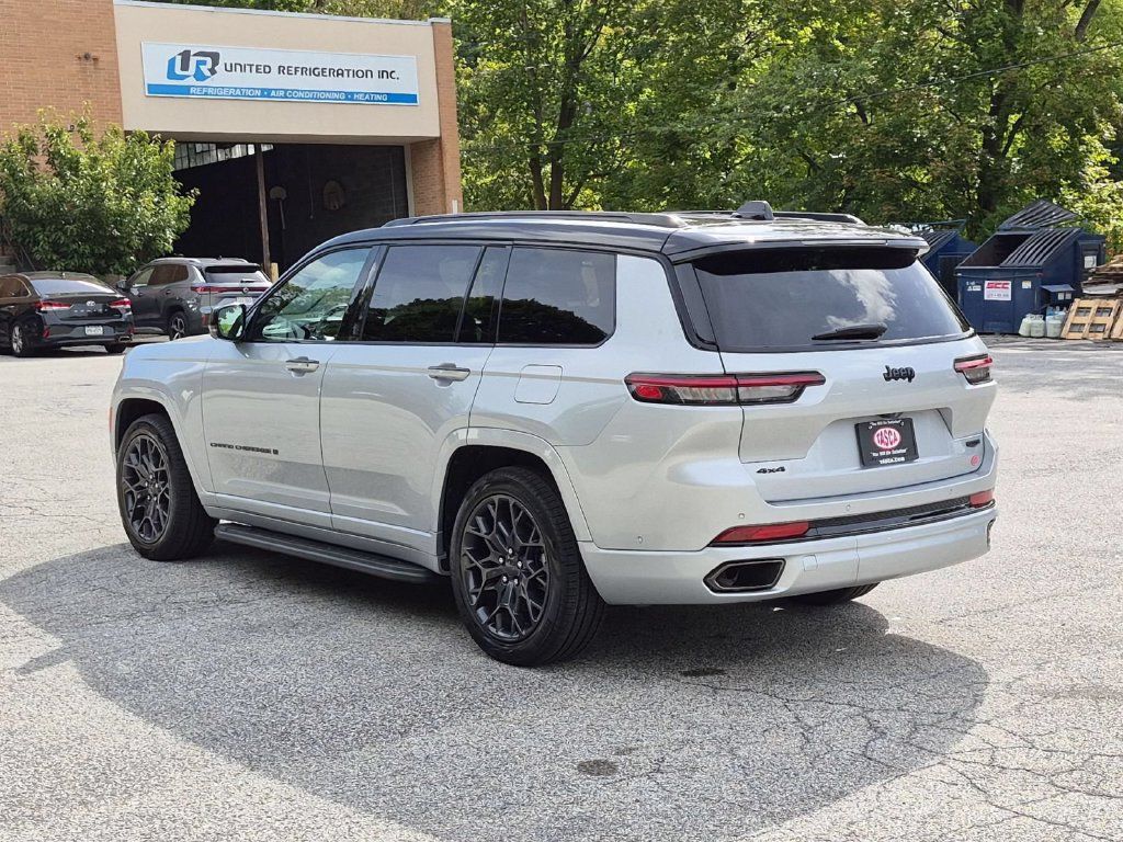 Used 2024 Jeep Grand Cherokee L Summit w/ High Altitude Package AWD/4WD image 10