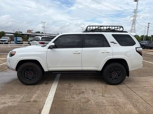 Used 2024 Toyota 4Runner TRD Off-Road Premium AWD/4WD image 2