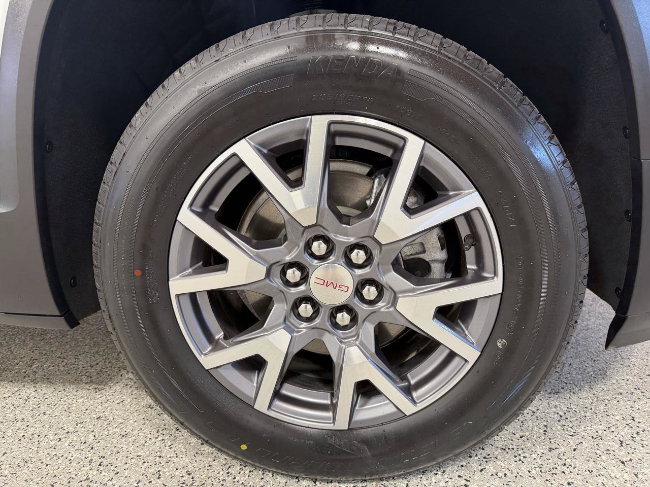 Used 2022 GMC Acadia SLT w/ Technology Package FWD image 10