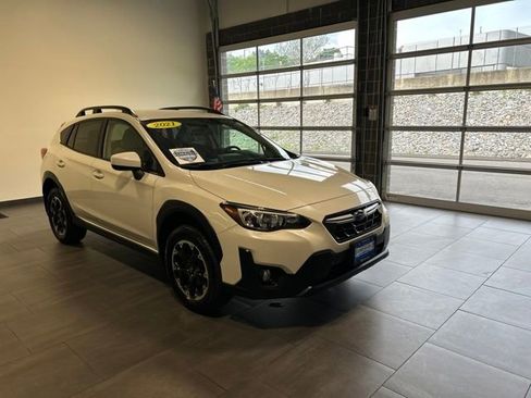 Used 2021 Subaru Crosstrek 2.0i Premium AWD/4WD image 3