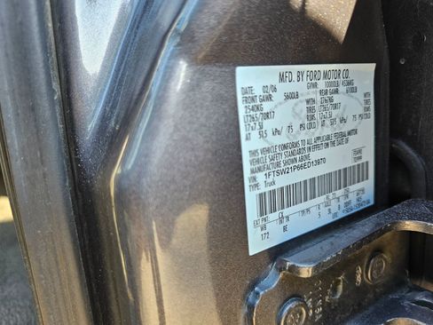 Used 2006 Ford F250 XL AWD/4WD image 32