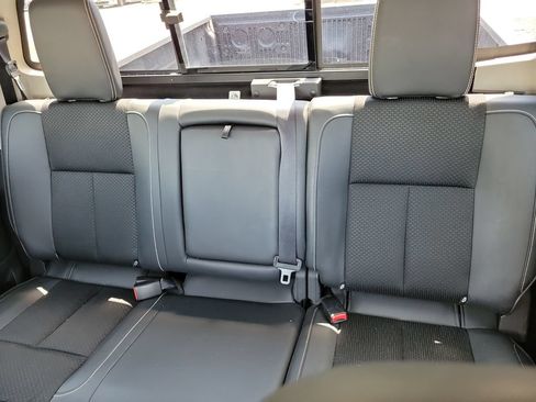 Used 2017 Nissan Titan PRO-4X AWD/4WD image 18