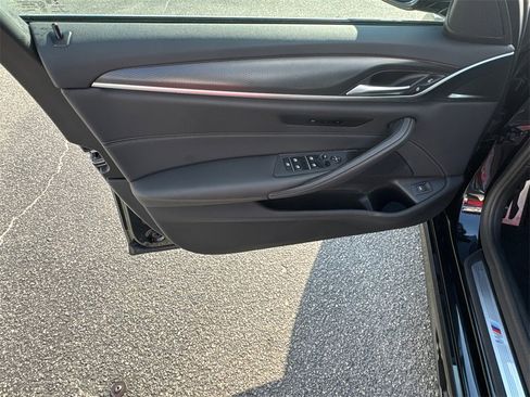 Used 2023 BMW 530i w/ M Sport Package image 10