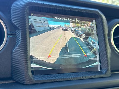 New 2023 Jeep Wrangler Unlimited Rubicon 4xe w/ Cold Weather Group image 20