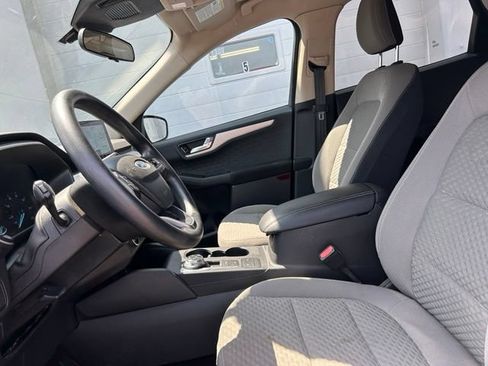 Used 2020 Ford Escape SE FWD image 8