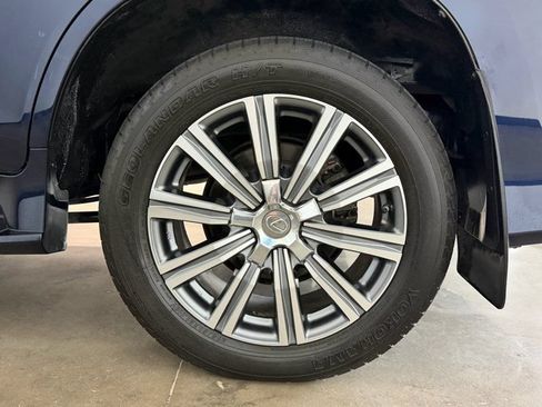 Used 2016 Lexus LX 570 4WD w/ Luxury Package image 12