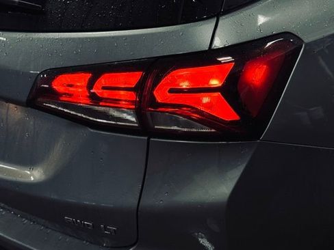 Used 2024 Chevrolet Equinox LT image 7