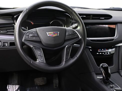 Used 2021 Cadillac XT5 Luxury image 12