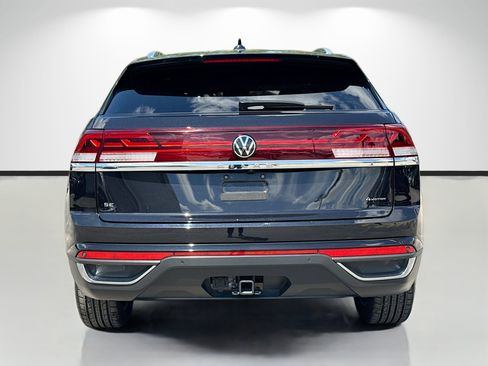 Used 2024 Volkswagen Atlas Cross Sport SE AWD/4WD image 4