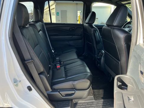 Used 2023 Honda Passport TrailSport image 12