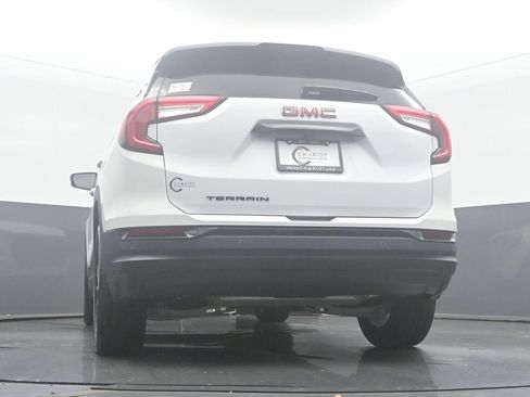 Used 2024 GMC Terrain SLE w/ Driver Convenience Package FWD image 48