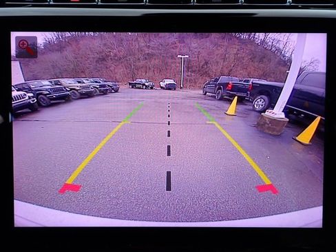 Used 2023 Jeep Grand Cherokee Limited image 23