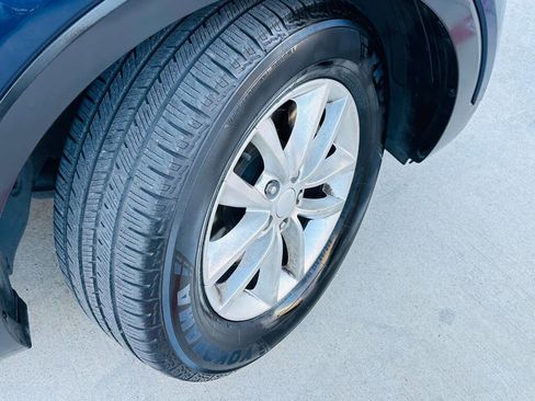 Used 2017 Kia Sorento EX image 28