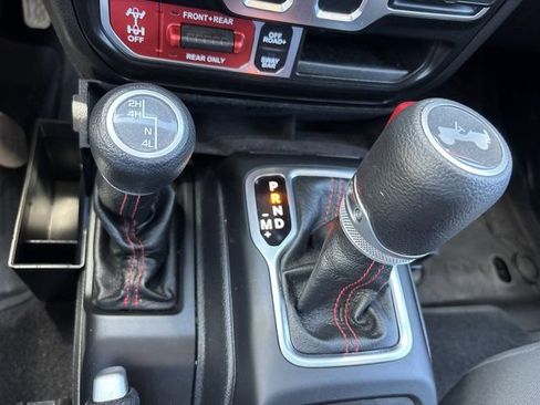 Used 2021 Jeep Wrangler Rubicon AWD/4WD image 39
