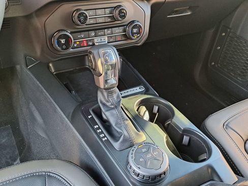 New 2025 Ford Bronco Outer Banks image 11