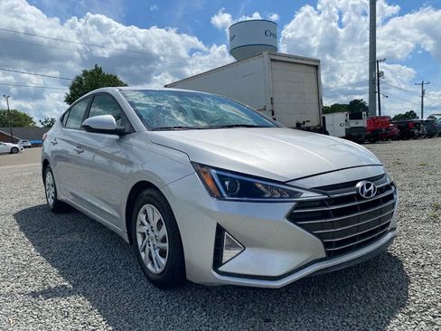 Used 2019 Hyundai Elantra SE FWD image 4