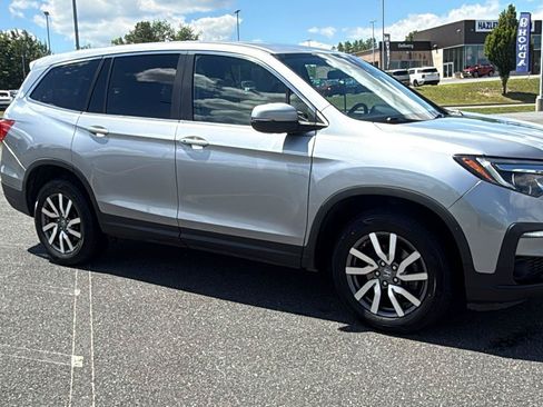Used 2021 Honda Pilot EX image 2
