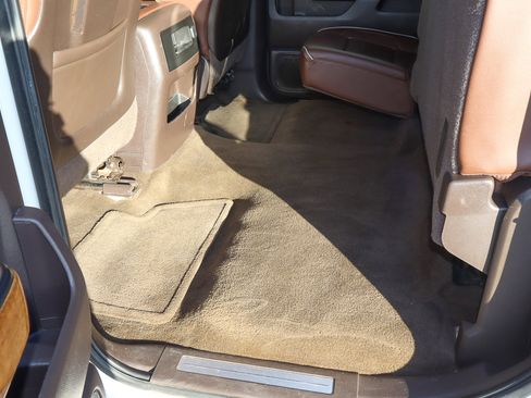 Used 2014 Chevrolet Silverado 1500 High Country w/ High Country Premium Package image 24