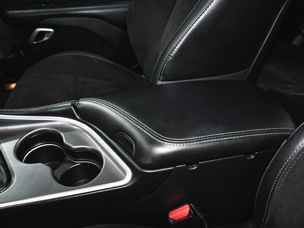 Used 2022 Dodge Challenger R/T Scat Pack RWD image 38
