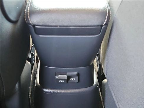 Used 2022 Nissan Kicks S FWD image 23