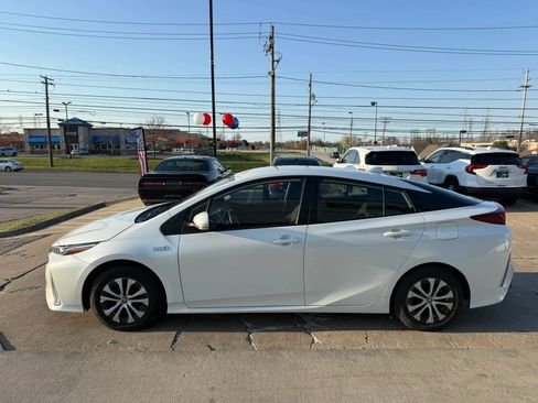 Used 2022 Toyota Prius Prime LE image 7