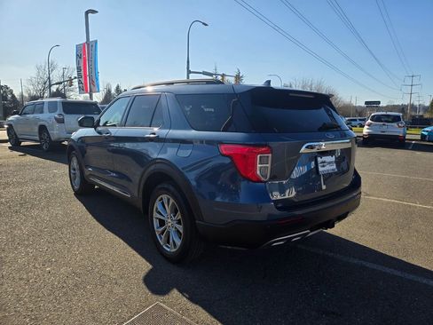 Used 2020 Ford Explorer XLT w/ Equipment Group 202A image 7