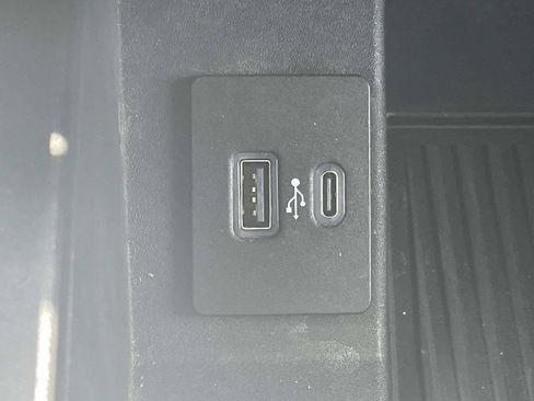 Used 2022 Ford F250 Lariat w/ Black Appearance Package AWD/4WD image 14