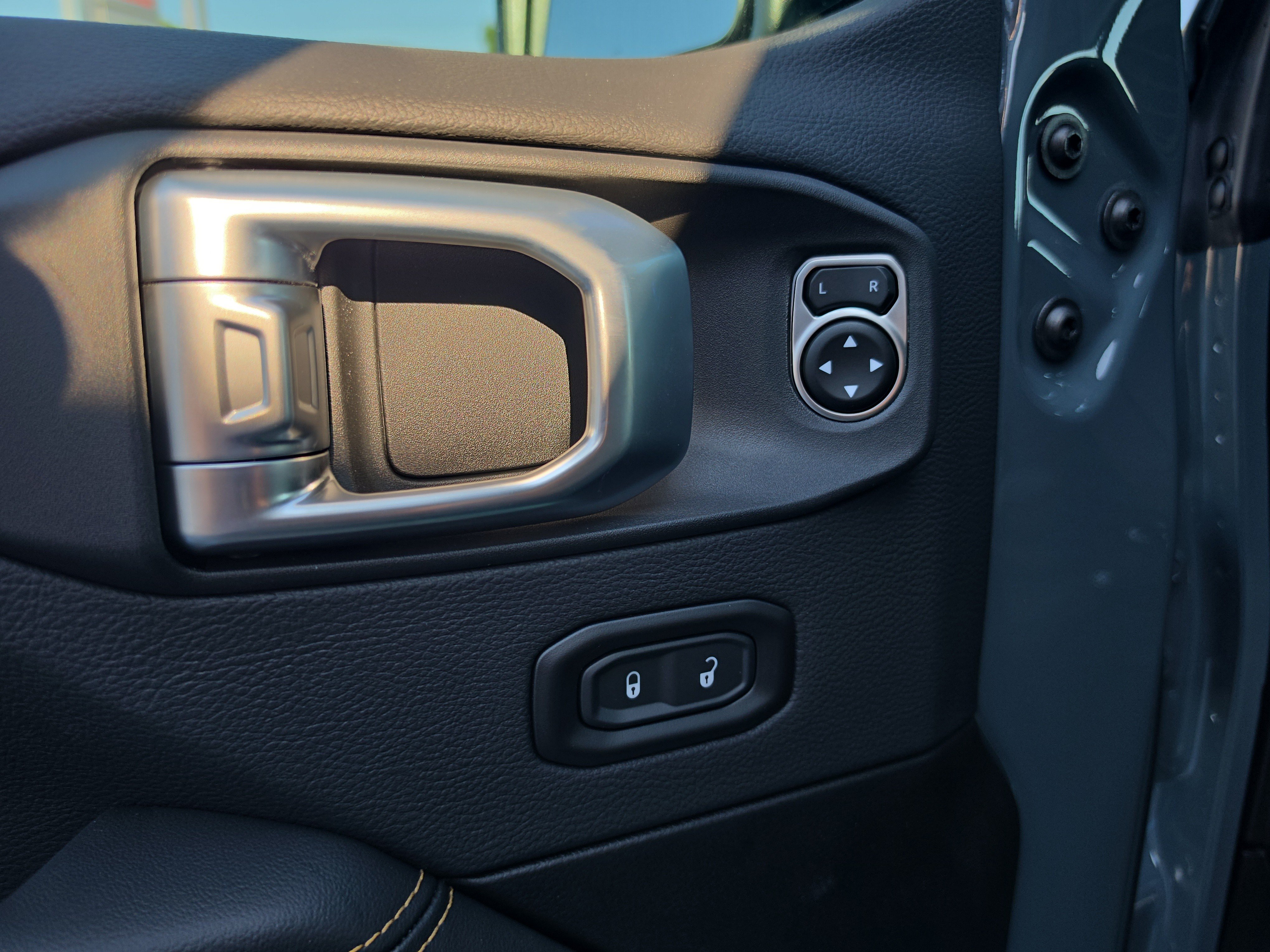 New 2026 Jeep Gladiator Sport AWD/4WD image 18