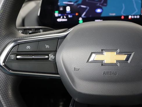 Used 2025 Chevrolet Equinox EV LT FWD image 8