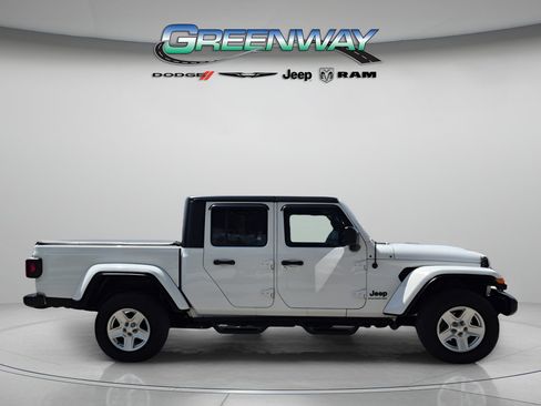 Used 2023 Jeep Gladiator Sport AWD/4WD image 4