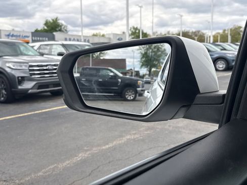 Used 2022 Chevrolet Equinox LT AWD/4WD image 38