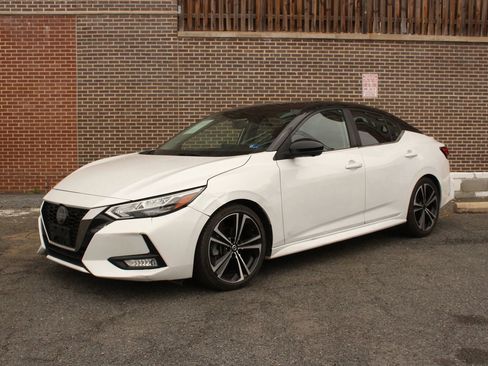 Used 2021 Nissan Sentra SR w/ SR Premium Package image 1