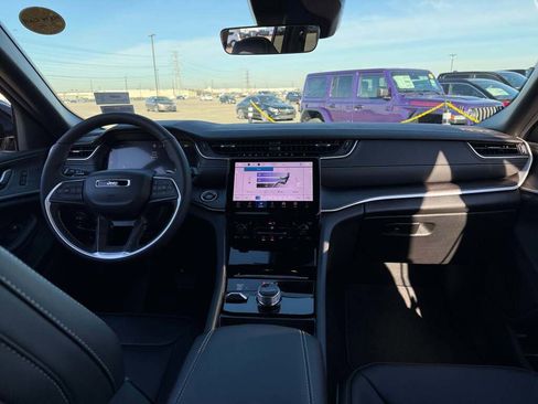 New 2025 Jeep Grand Cherokee L Limited image 23