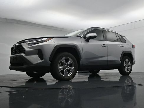 Used 2024 Toyota RAV4 XLE AWD/4WD image 35