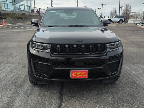 New 2026 Jeep Grand Cherokee Altitude AWD/4WD image 2