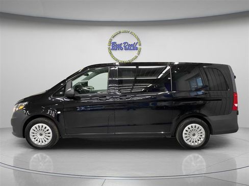 Used 2019 Mercedes-Benz Metris Passenger image 3