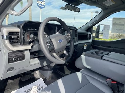 New 2026 Ford F250 XL w/ XL Chrome Package image 9