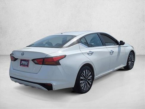 Used 2025 Nissan Altima 2.5 SV image 5