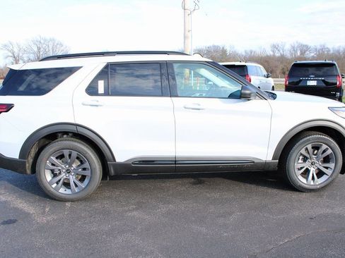 New 2026 Ford Explorer Active w/ Active Comfort Package AWD/4WD image 15