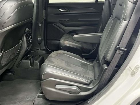 Used 2024 Jeep Grand Cherokee L Laredo AWD/4WD image 18