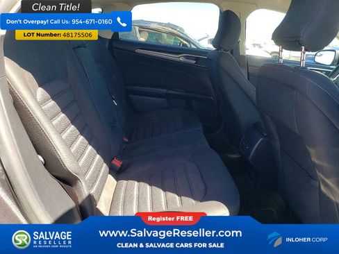 Used 2017 Ford Fusion SE w/ Fusion SE Technology Package image 13