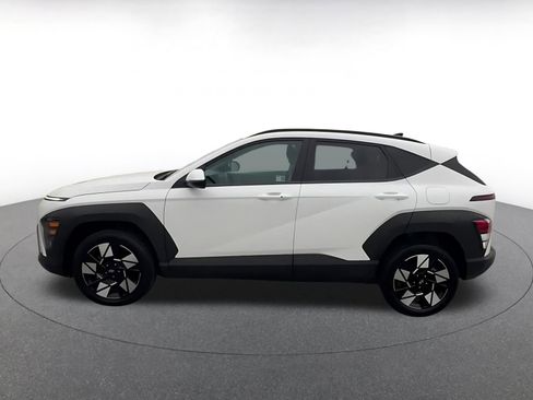 Used 2025 Hyundai Kona SEL image 9