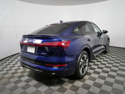 Used 2022 Audi e-tron Premium w/ Convenience Plus Package AWD/4WD image 3