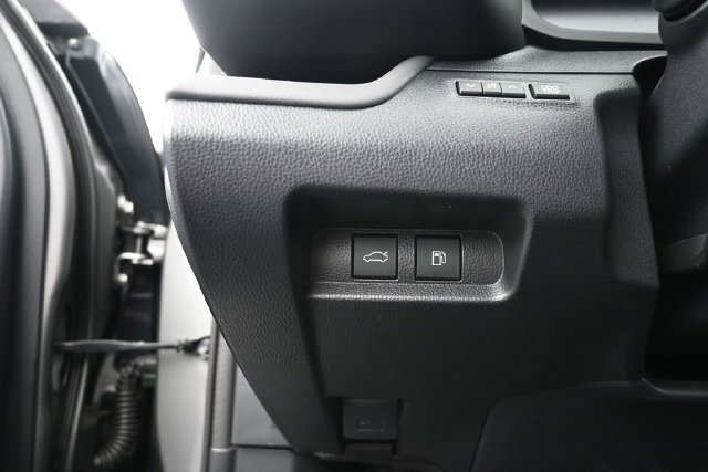 Certified 2026 Toyota Crown AWD/4WD image 31