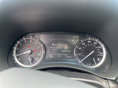 Used 2021 Toyota Highlander XLE AWD/4WD image 2