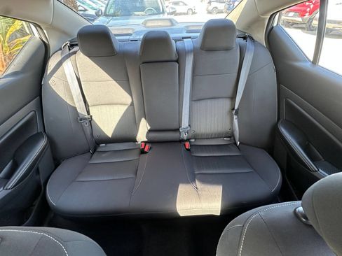 Used 2025 Nissan Altima 2.5 SV FWD image 38