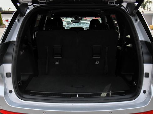 Used 2024 Jeep Grand Cherokee L Laredo image 47